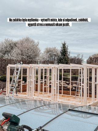 Pan Ivo nás oslovil s jasnou představou: chtěl si vytvořit vlastní místo pro odpočinek, regeneraci a každodenní pohodu....