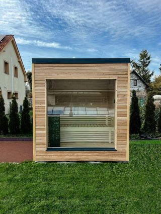 Minimalismus. Klid. Příroda. Tohle není jen sauna – je to místo, kde se zastaví čas. Model Cube Premium spojuje dokonalý...